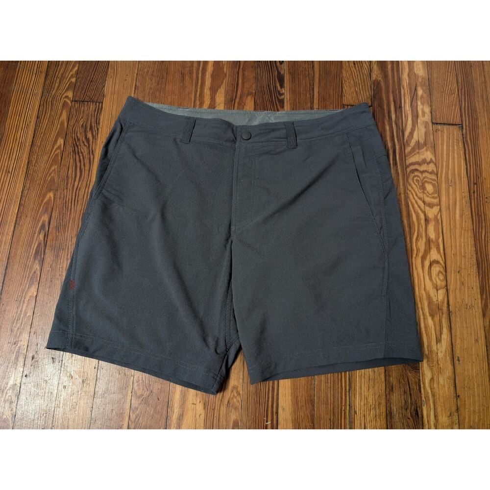 Rhone Gray Mens Shorts Size 38 in good condition.